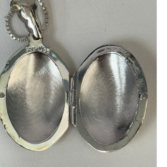 Sterling Silver Oval Engraved Locket Necklace 17" #65100 - Picture 5 of 8